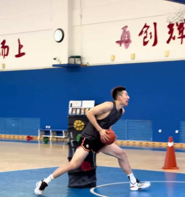 对于锋线和, 内线的影响, 的地位会非 对于锋线和, 内线的影响, 的地位会非