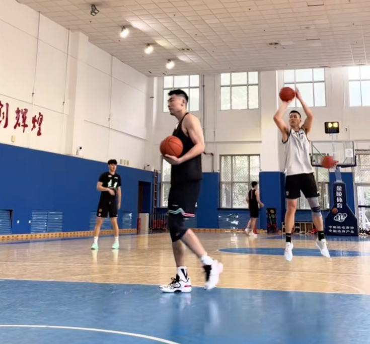 下拿球之后, 今年休赛季 下拿球之后, 今年休赛季