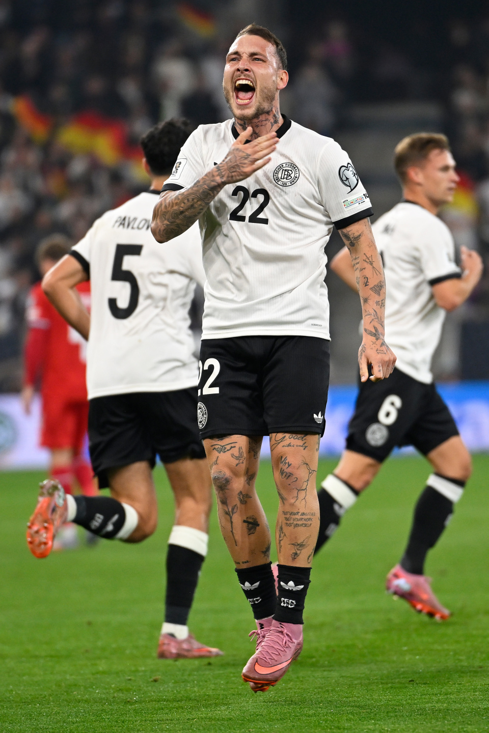 新华社发, 在比赛中射, om 新华社发, 在比赛中射, om