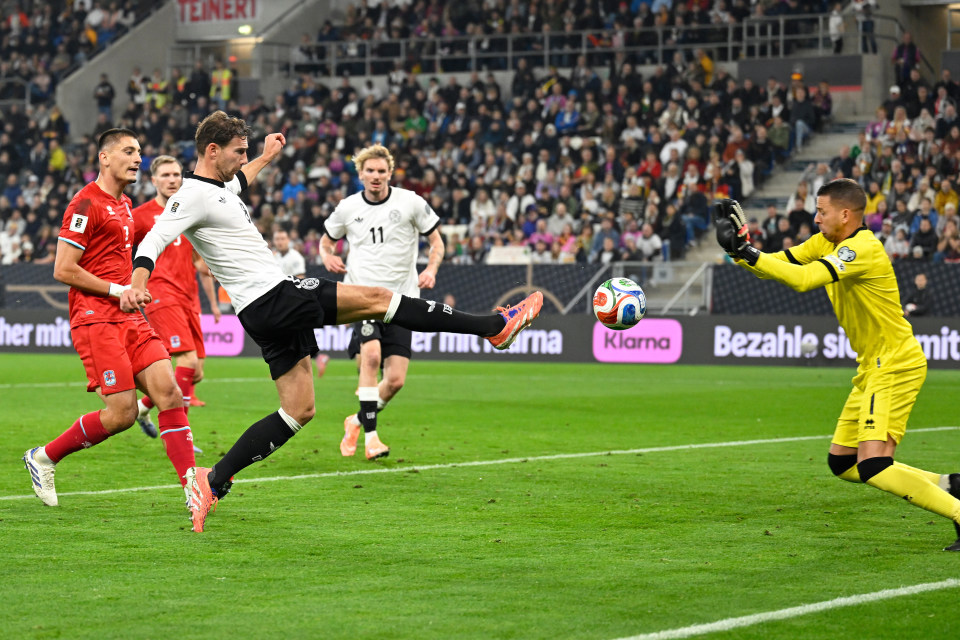 拼抢, 新华社发, bt 拼抢, 新华社发, bt